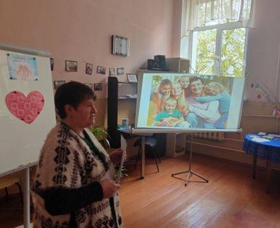 Мероприятие ко Дню семьи "Всё начинается с семьи" объединило мамочек из многодетных семей и семей, в которых дети признаны находящимися в социально опасном положении
